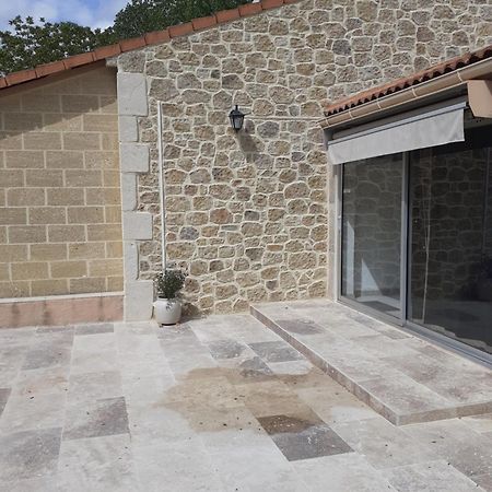 B&B Gite D'Ayran Saint-Quentin-la-Poterie Exterior foto