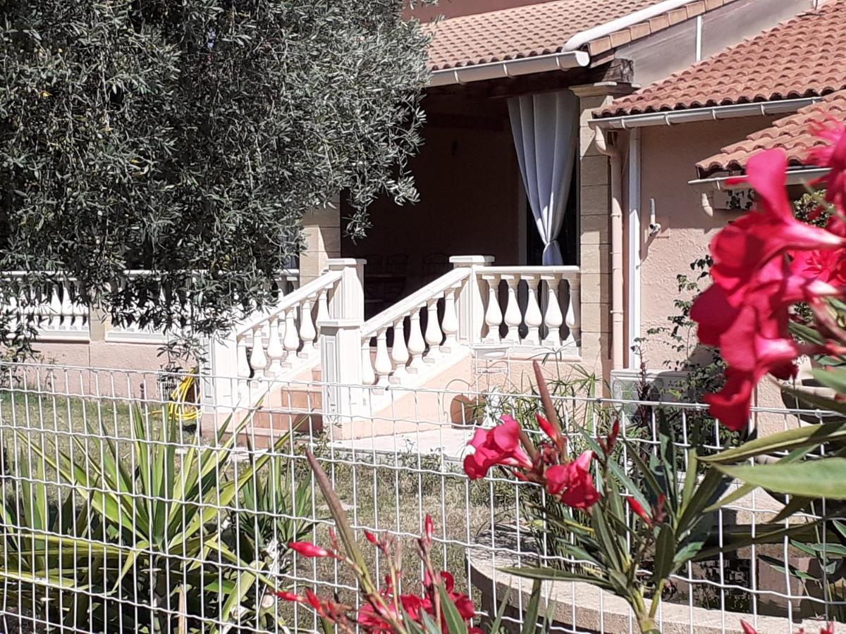 B&B Gite D'Ayran Saint-Quentin-la-Poterie Exterior foto